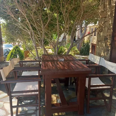 Ξενοδοχείο με διαμερίσματα Kois Αζόλιμνος